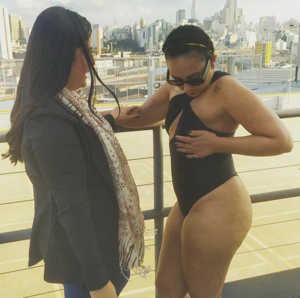 Jéssica Gomes: Elegância e Inclusão nos Detalhes do 'Desfile Sou Amada